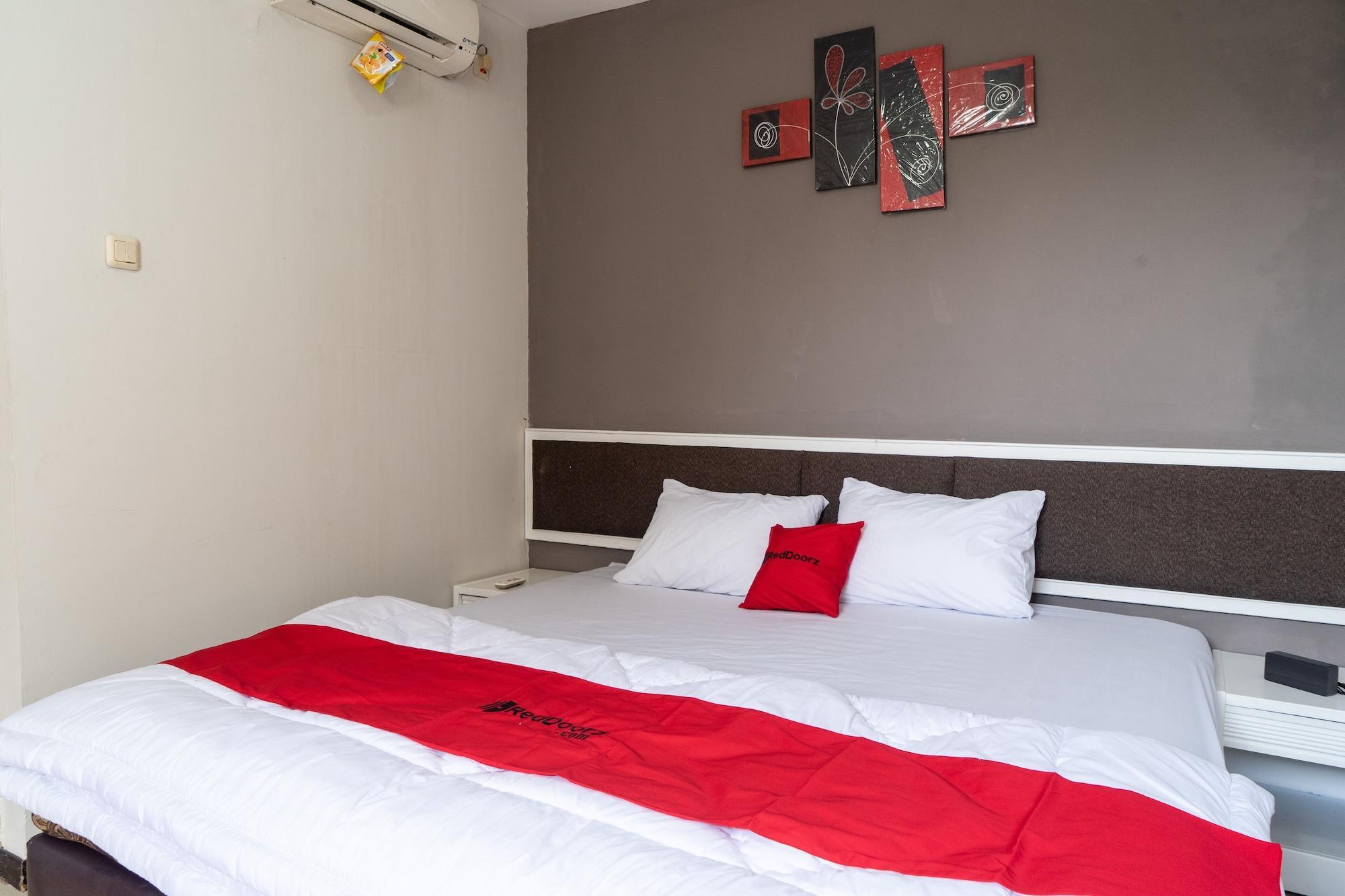 Reddoorz Plus @ Sawah Besar Jakarta Exterior foto